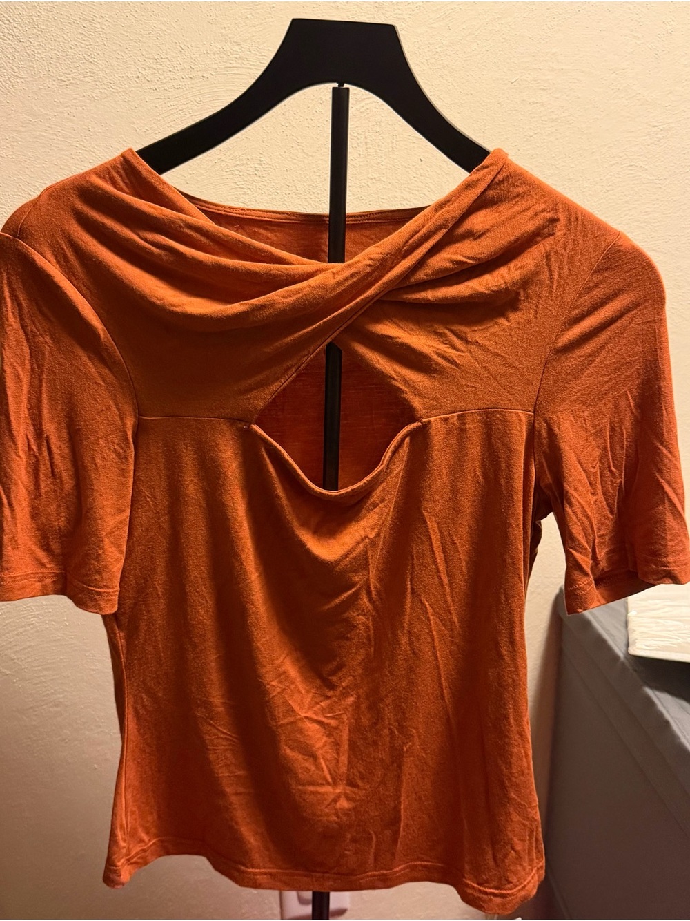 MOTF Twist-Back Short Sleeve Top in Rust Orange
